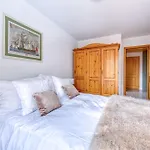 Апартаменты Centrally Located With Great Views And Terrace