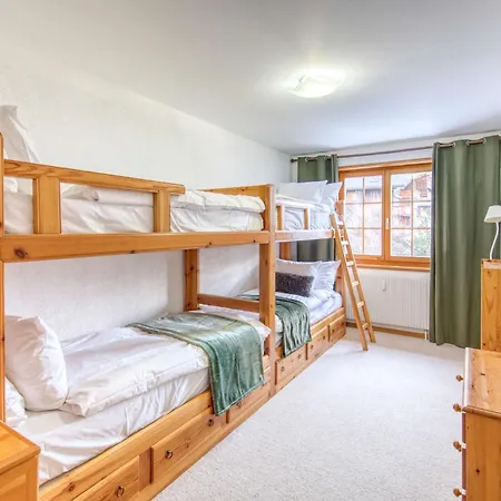 Апартаменты Centrally Located With Great Views And Terrace