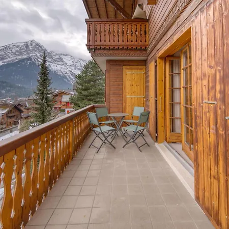 Centrally Located With Great Views And Terrace * Champéry