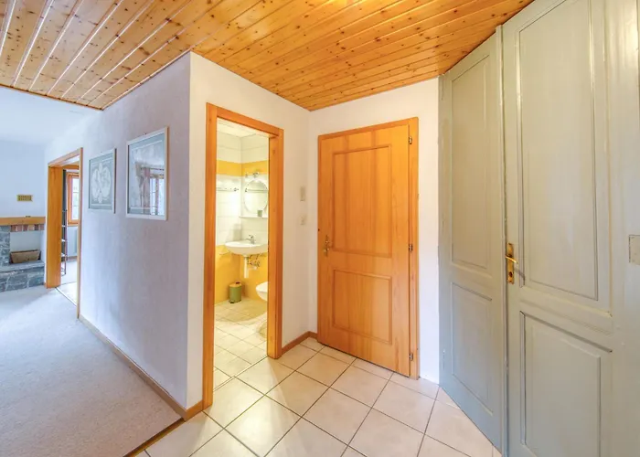 Centrally Located With Great Views And Terrace Champéry